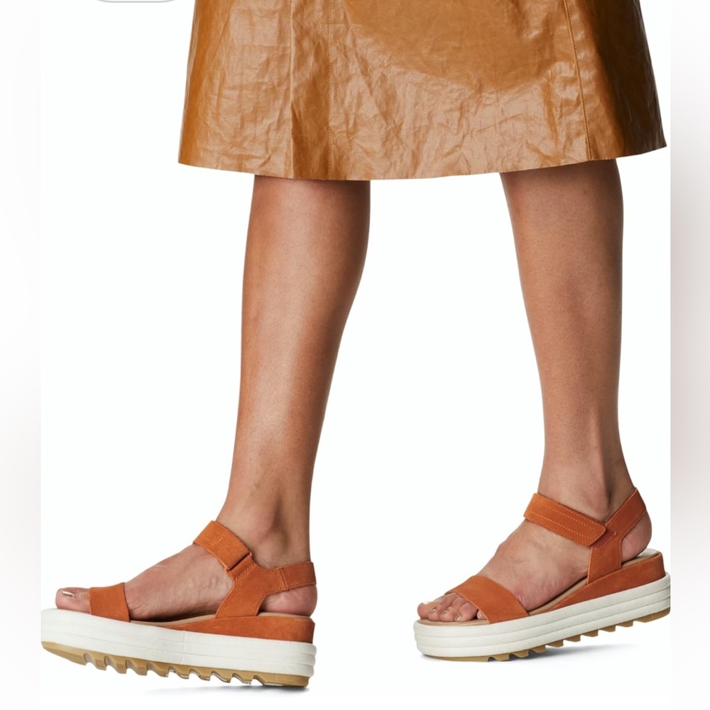 SOREL • SZ. 9 • PLATFORM SANDALS